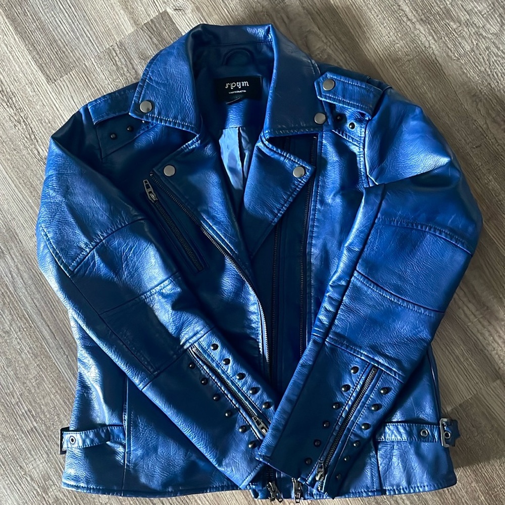 Faux leather jacket. Worn once. Great condition.